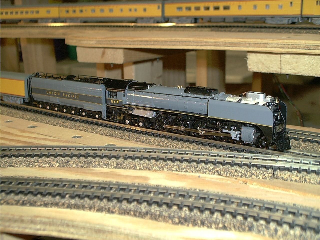 Kato FEF3 Greyhound 844 Photo by 63Hofnerbassman Photobucket